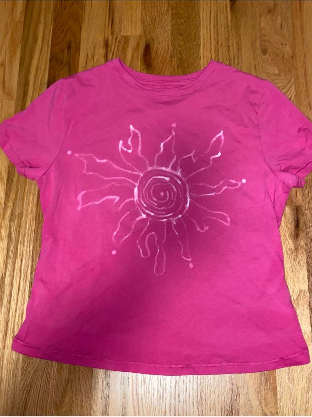 Juniors' Pink Sun Graphic T-Shirt